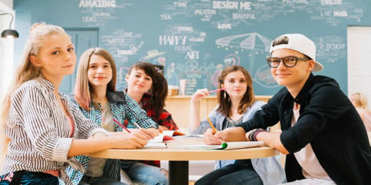 Можно ли совмещать учебу и работу в колледже?