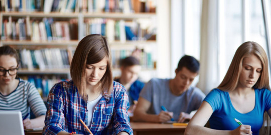 Можно ли совмещать учебу и работу в ВУЗе?