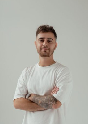 Репетитор Азат Артурович