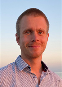 Репетитор Артем Константинович