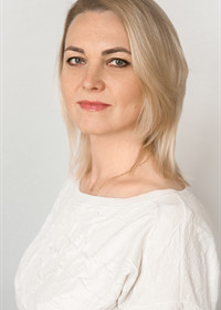 Репетитор Елена Владимировна 