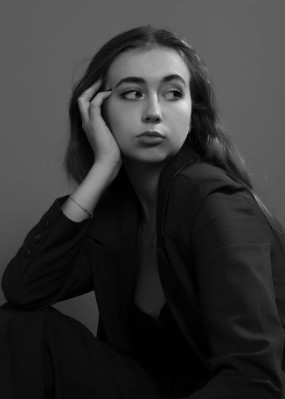 Репетитор Александра Олеговна