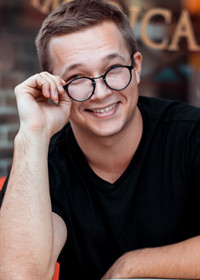 Репетитор Михаил Евгеньевич