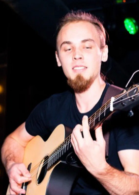 Репетитор Артем Андреевич