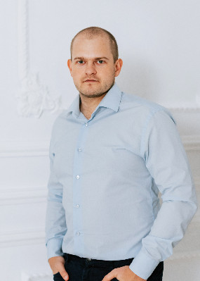 Репетитор Руслан Васильевич