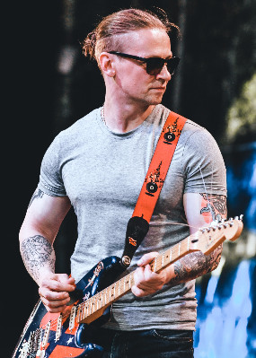 Репетитор Евгений Николаевич